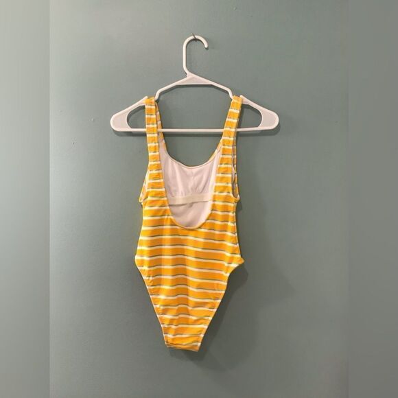 NWOT … XHILARATION “Size: XS” Swimsuit - Picture 2 of 3